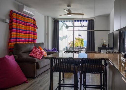 Newly Renovated 2 Bedroom Beachfront House Sitio de Calahonda 외부 사진