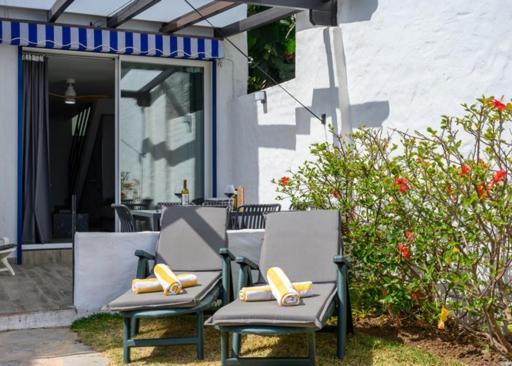 Newly Renovated 2 Bedroom Beachfront House Sitio de Calahonda 외부 사진