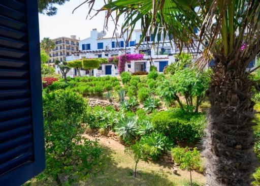 Newly Renovated 2 Bedroom Beachfront House Sitio de Calahonda 외부 사진