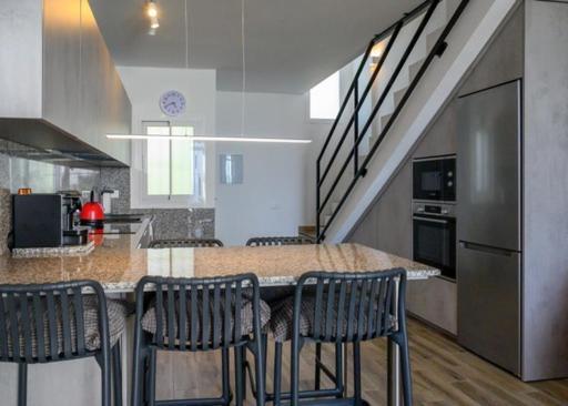 Newly Renovated 2 Bedroom Beachfront House Sitio de Calahonda 외부 사진