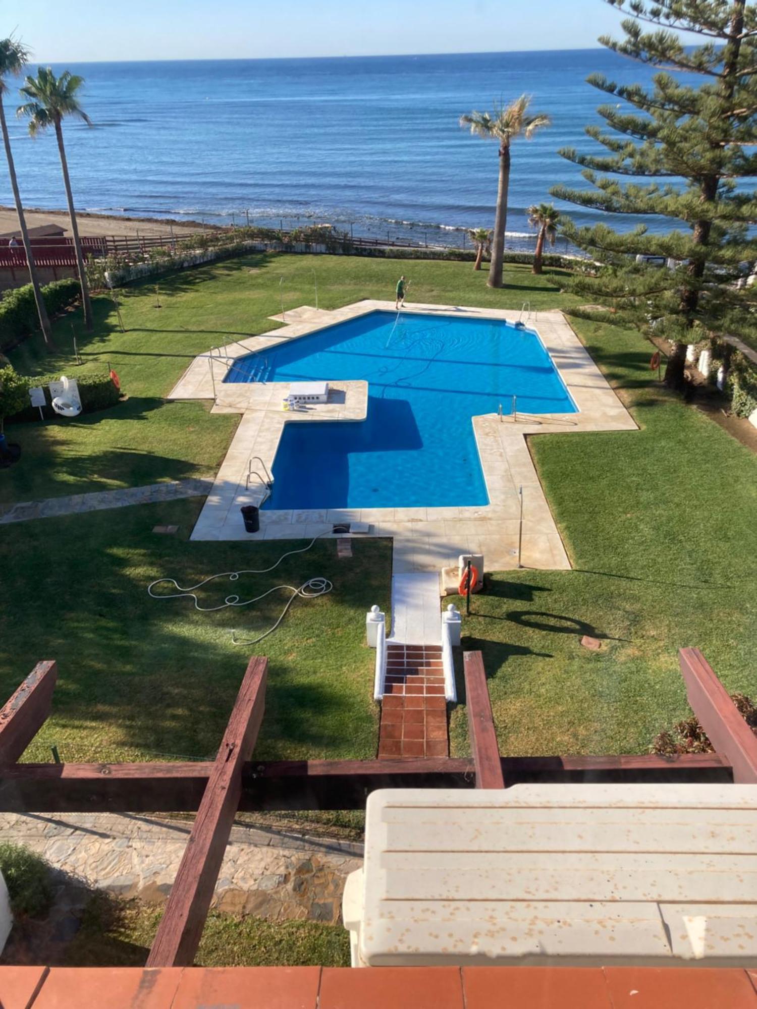 Newly Renovated 2 Bedroom Beachfront House Sitio de Calahonda 외부 사진